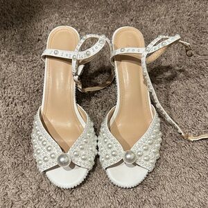 Elegant Bridal short heeled White Pearl-Embellished Women's heels